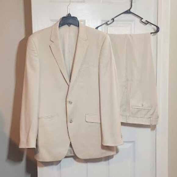 Kenneth Cole New York, Men's NEW suit, light beige. Blazer 41L pants 36W X 34L - Picture 1 of 15